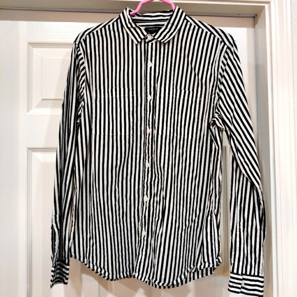 Striped White Black Long Sleeve Button Down Light Summer Shirt